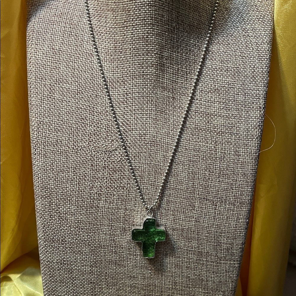 Free 🆓 with🎁 Purchase Cross Necklace